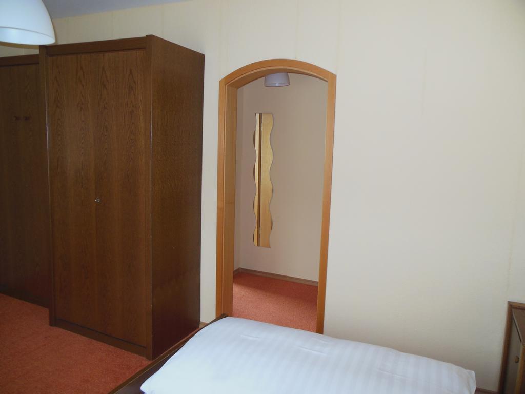 Gruener Baum Hotel Stetten  Bagian luar foto