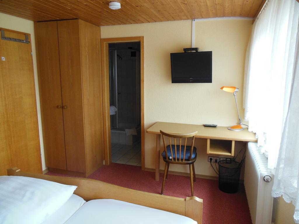 Gruener Baum Hotel Stetten  Bagian luar foto