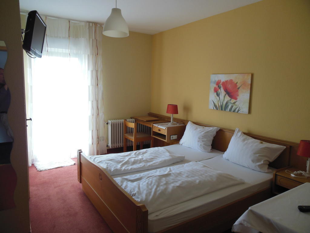 Gruener Baum Hotel Stetten  Ruang foto