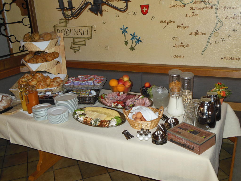 Gruener Baum Hotel Stetten  Bagian luar foto